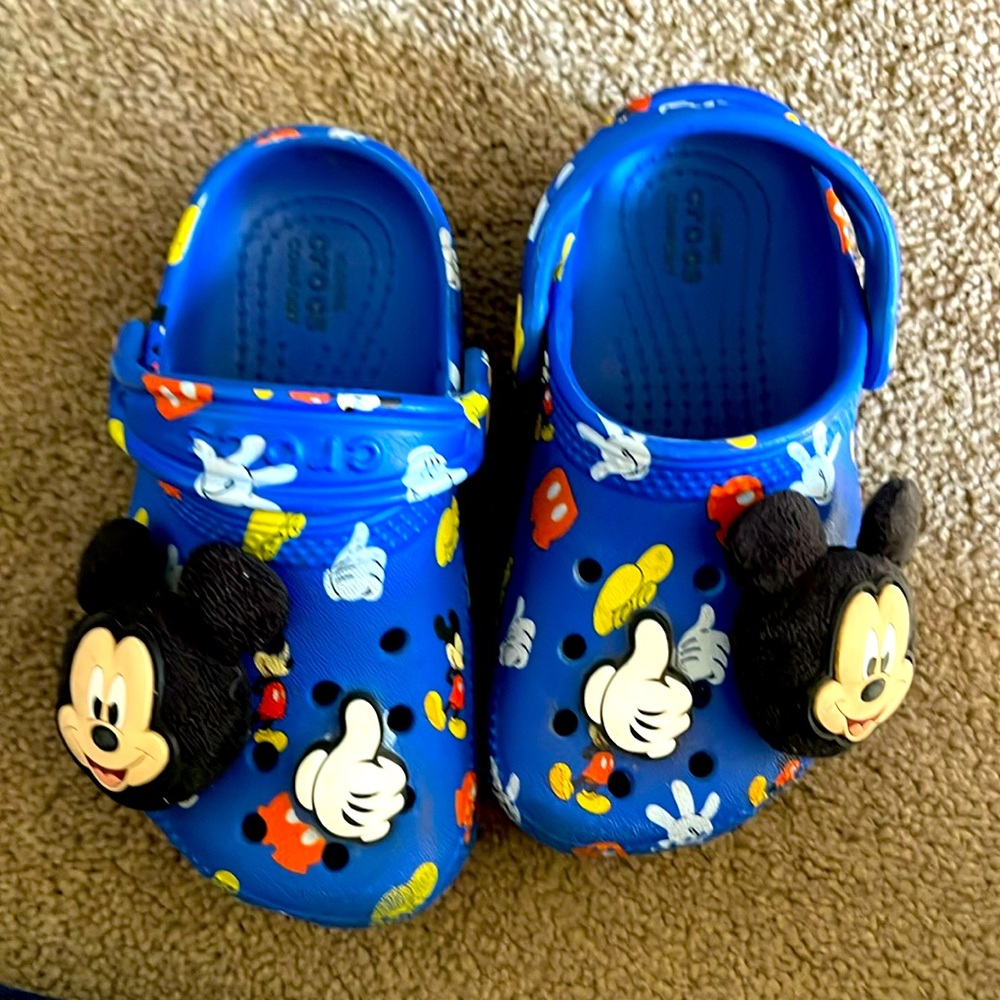 Blue Mickey Thumbs Up Crocs